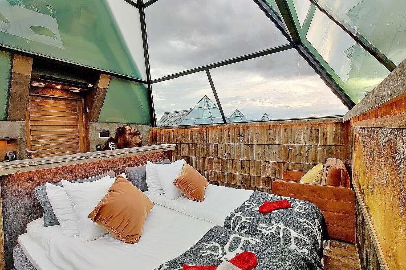 Aurora Pyramid Glass Igloos