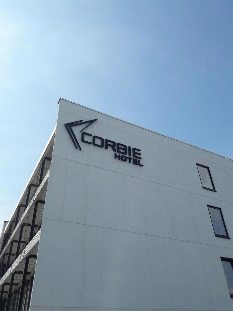 Corbie Lommel Ring