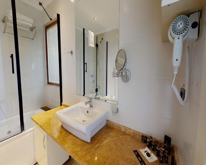 Double Royal Hotel