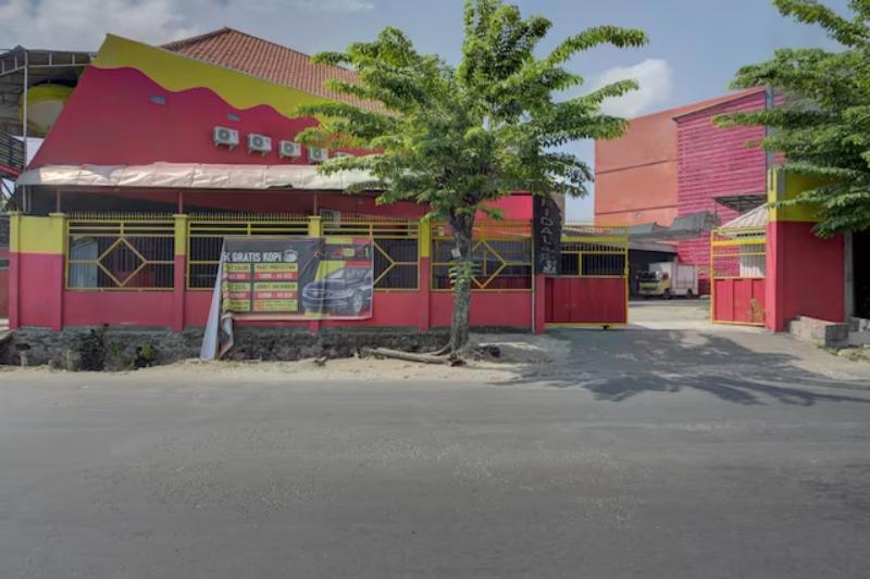 Capital O Sukomanunggal Inn