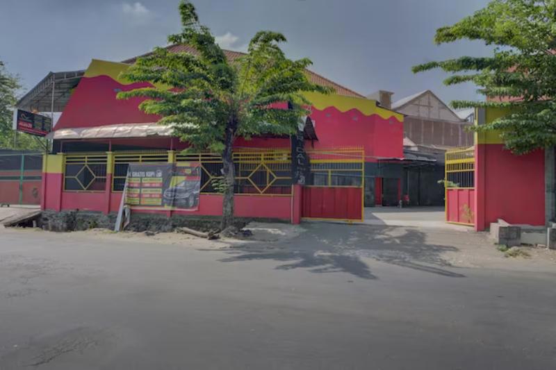 Capital O Sukomanunggal Inn
