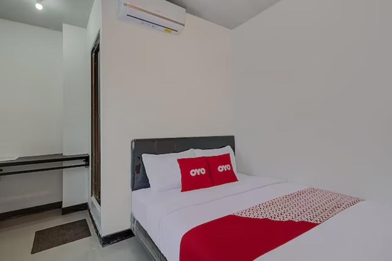 Capital O Sukomanunggal Inn
