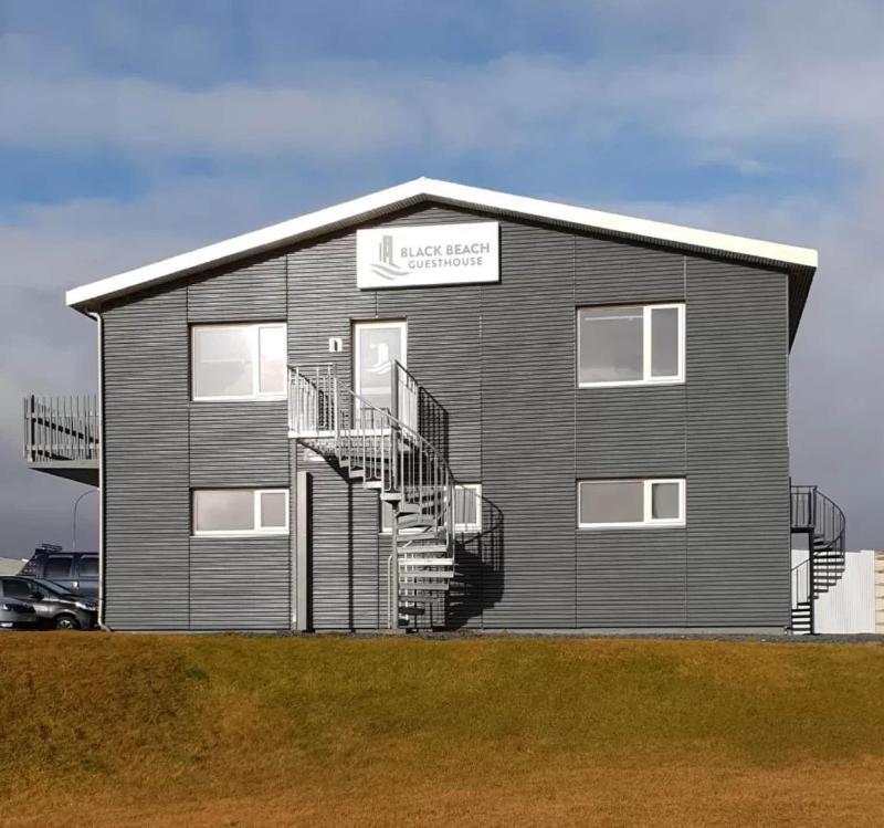 Black Beach Guesthouse