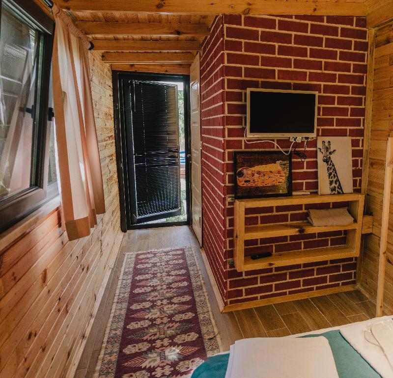 Bahçe Manzaralı Bungalov Oda  - Bed & breakfast - İade Edilemez