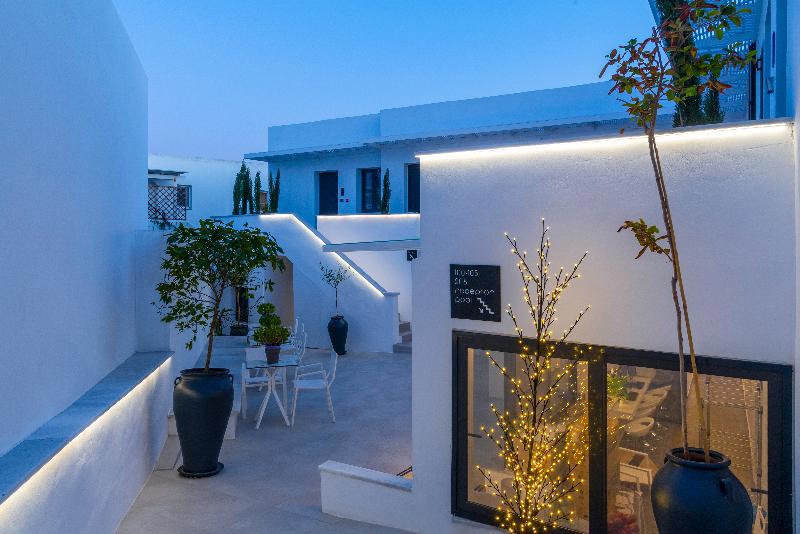 Central Boutique Hotel by Naoussa Hills - Adults Only fotoğrafı