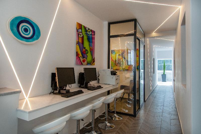 Central Boutique Hotel by Naoussa Hills - Adults Only fotoğrafı