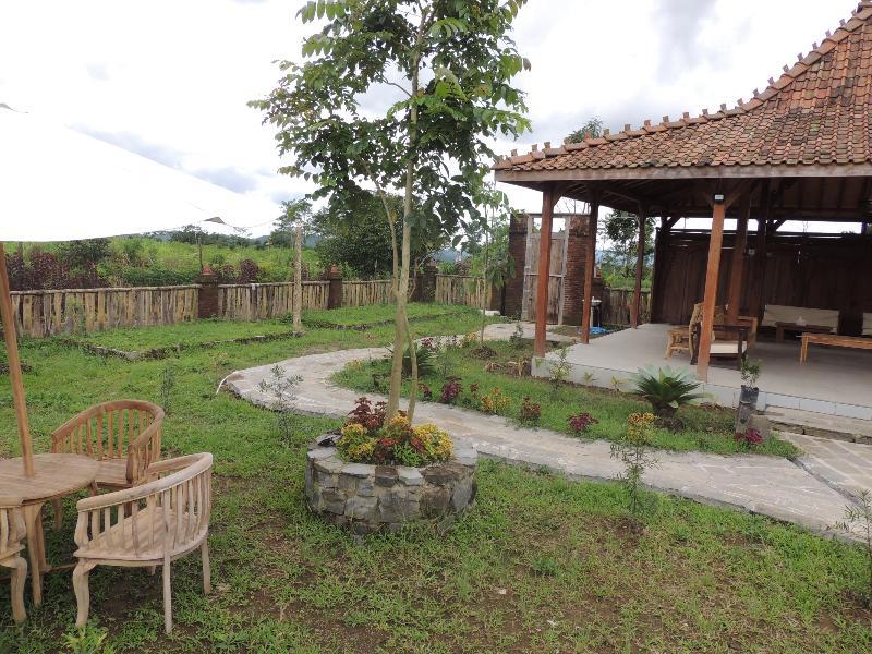 Singgasana Villa & Resto