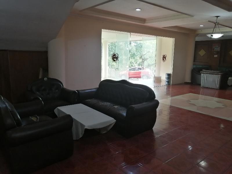 Super Oyo 90382 Hotel Sarah Sukabumi
