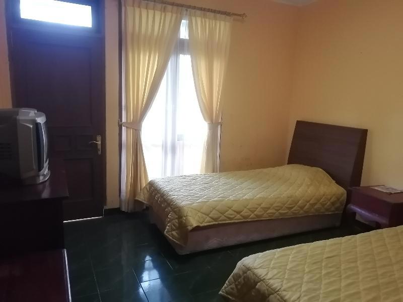 Super Oyo 90382 Hotel Sarah Sukabumi