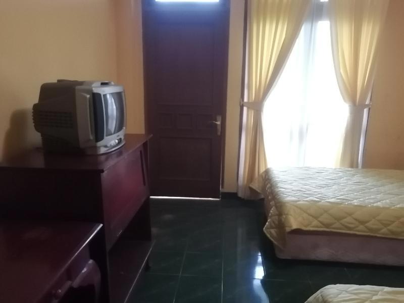 Super Oyo 90382 Hotel Sarah Sukabumi
