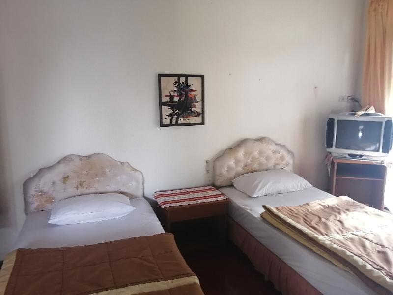 Super Oyo 90382 Hotel Sarah Sukabumi