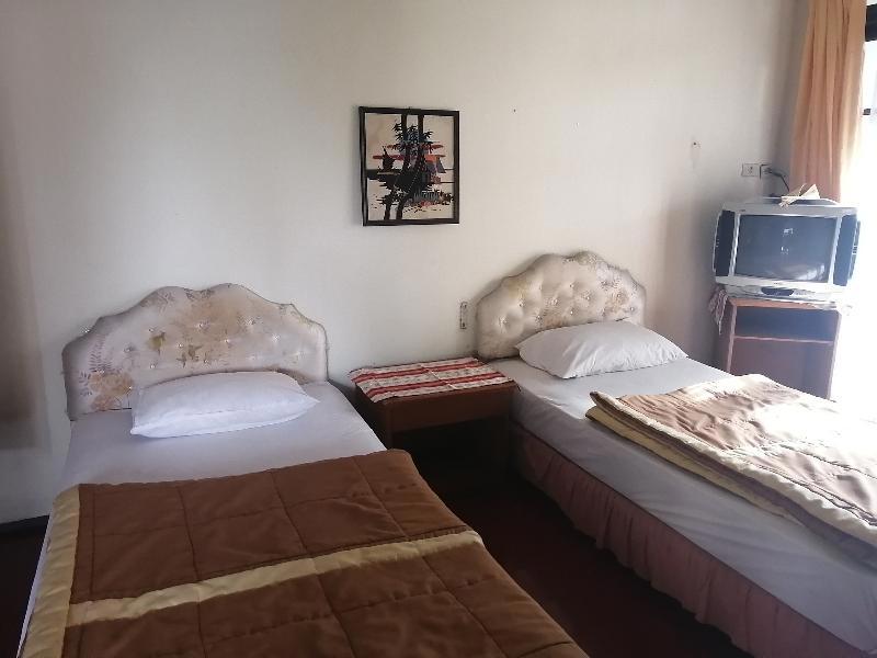 Super Oyo 90382 Hotel Sarah Sukabumi