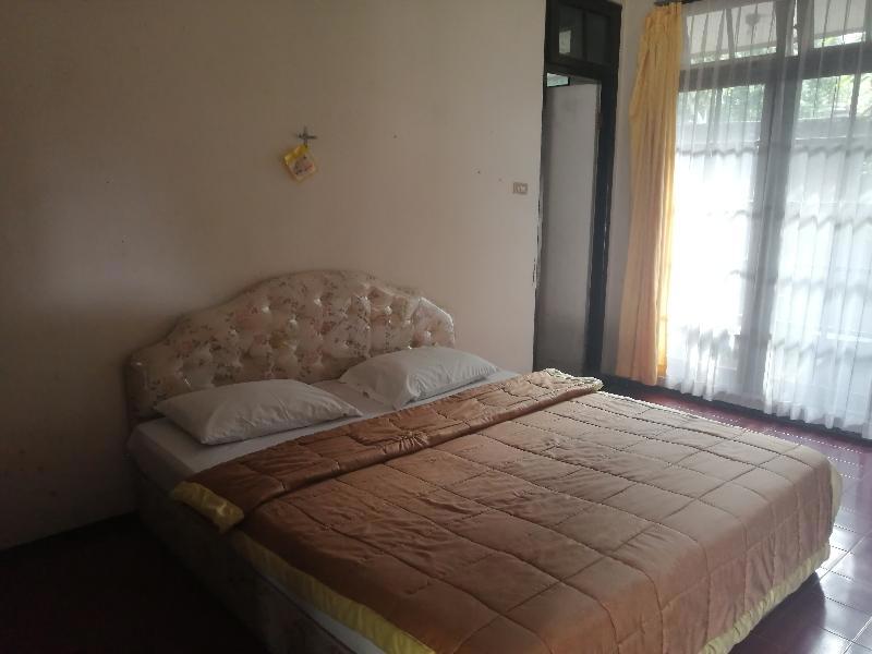 Super Oyo 90382 Hotel Sarah Sukabumi