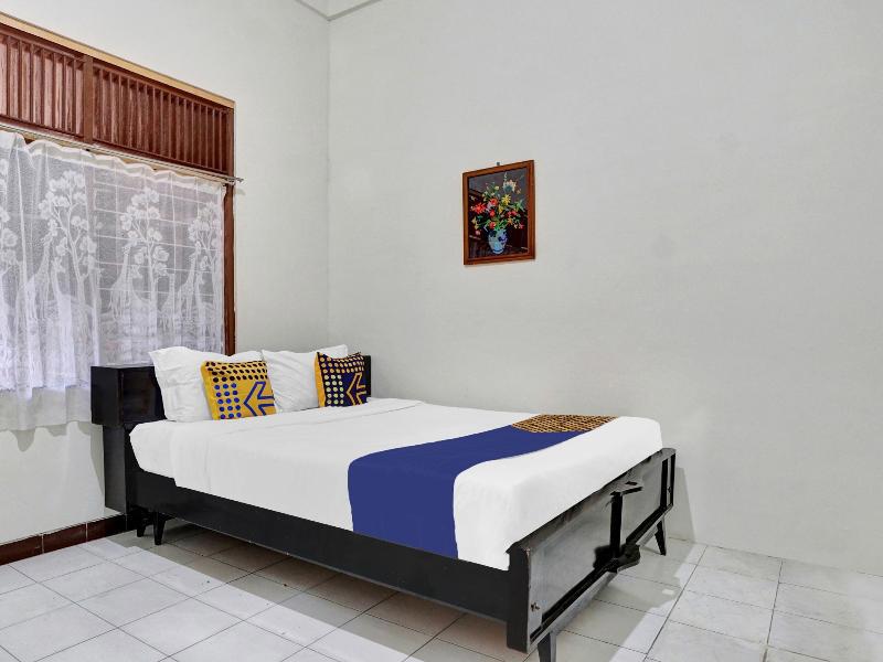 Oyo Life 90539 Taman Borobudur Guest House Syariah