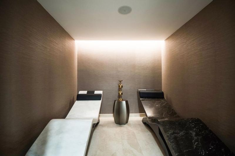 Les Ambassadeurs Hotel Casino&Marina