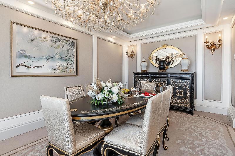 Les Ambassadeurs Hotel Casino&Marina