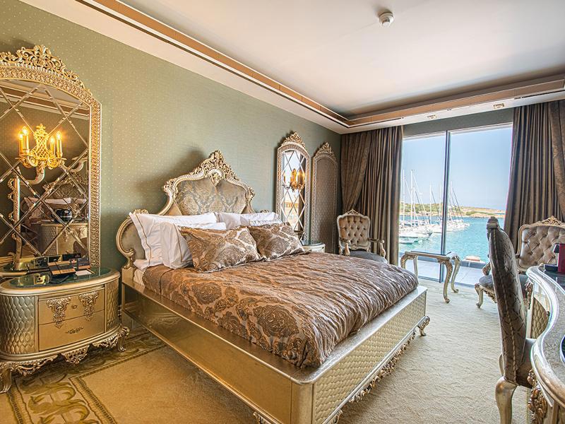 Les Ambassadeurs Hotel Casino&Marina