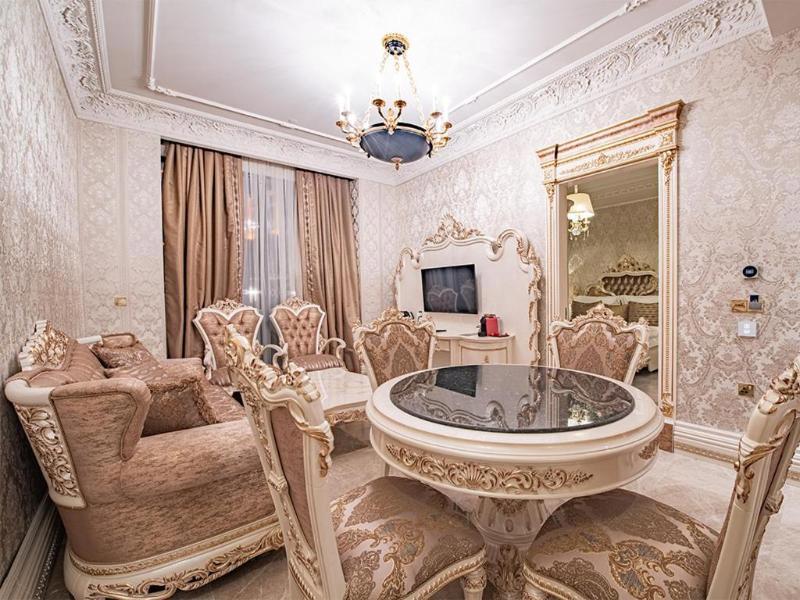 Les Ambassadeurs Hotel Casino&Marina