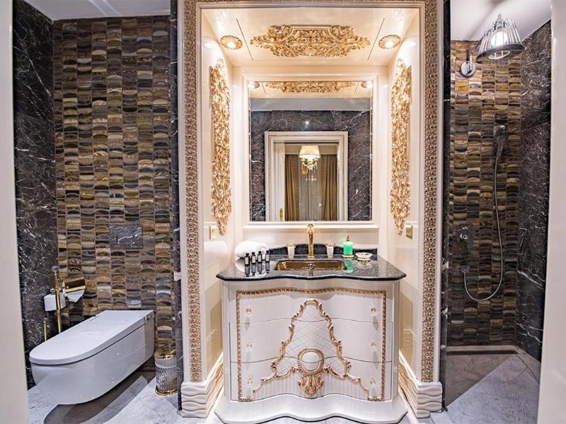 Les Ambassadeurs Hotel Casino&Marina