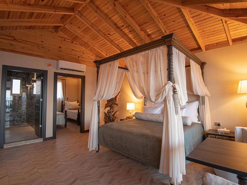 Les Ambassadeurs Hotel Casino&Marina