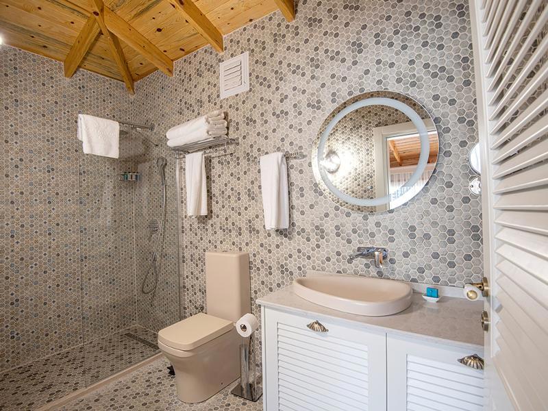 Les Ambassadeurs Hotel Casino&Marina