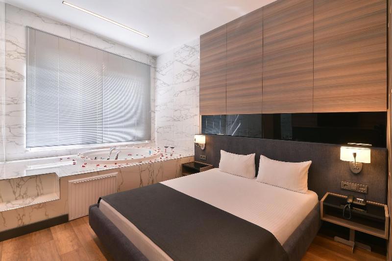 Nish Istanbul Suites
