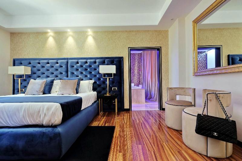 Spanish Diamond Luxury Suites & Jacuzzi galeri fotoğrafı