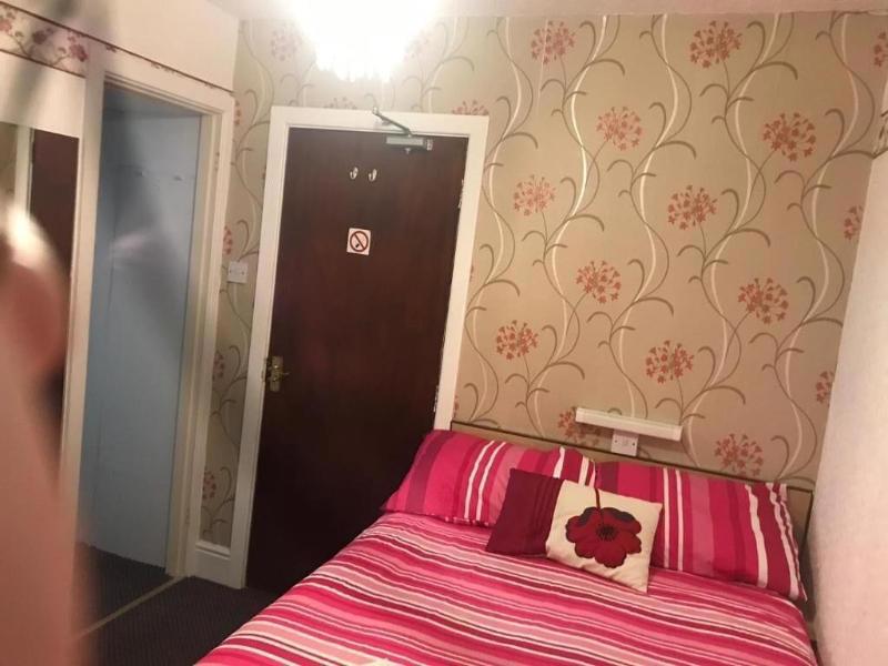 Belroy Hotel