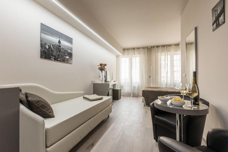 Astoria Deluxe Rooms galeri fotoğrafı