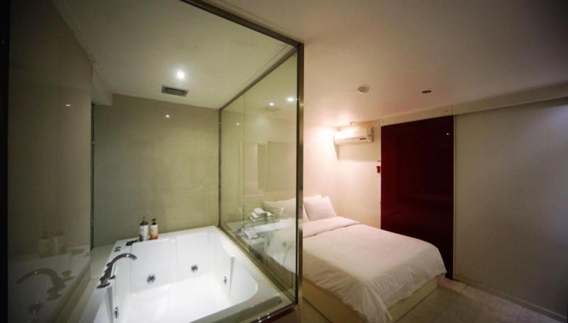 Gugi Motel