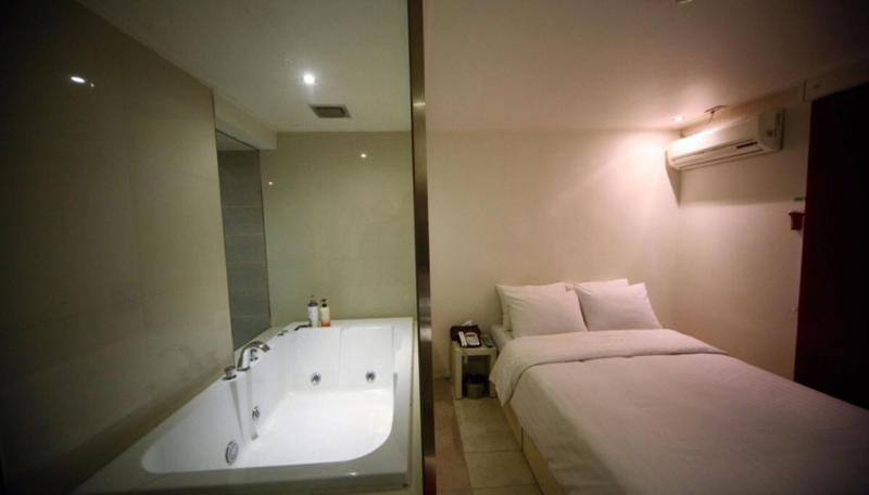 Gugi Motel