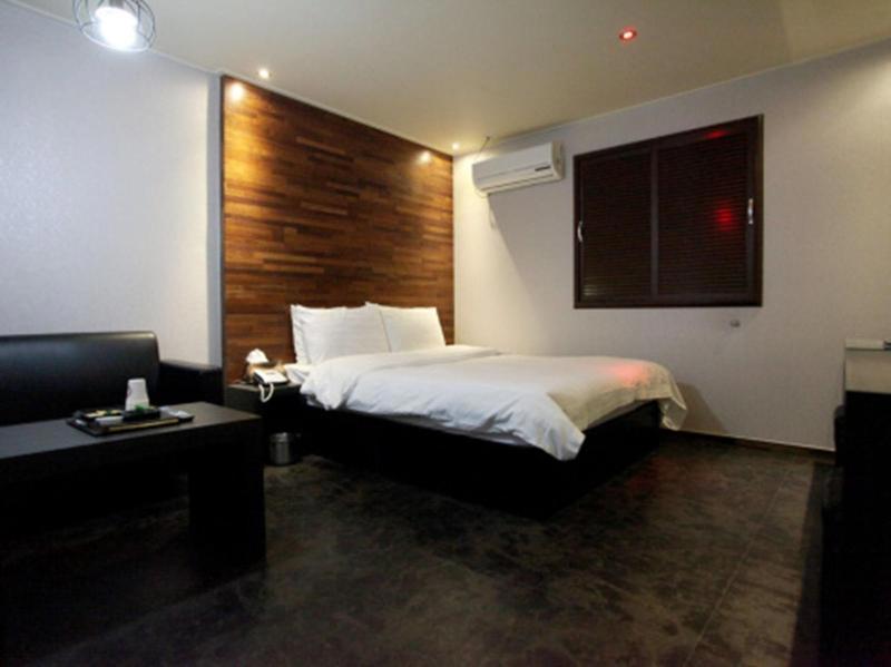 Gugi Motel