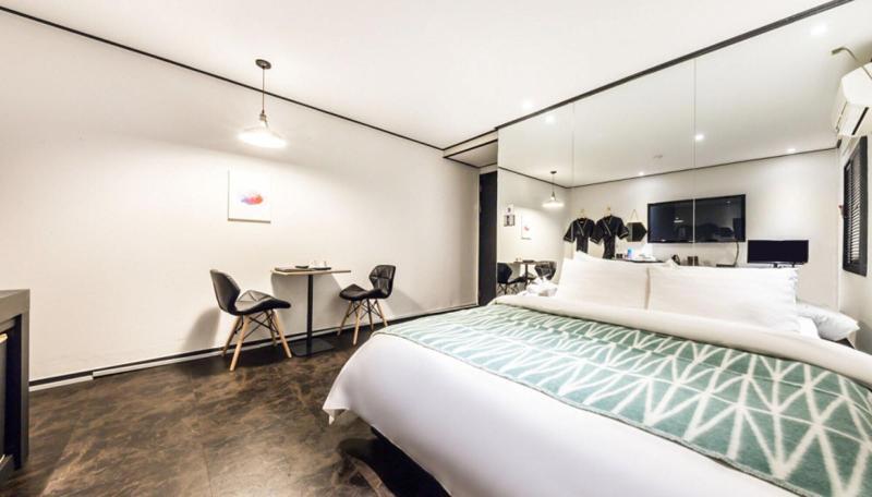 Gugi Motel
