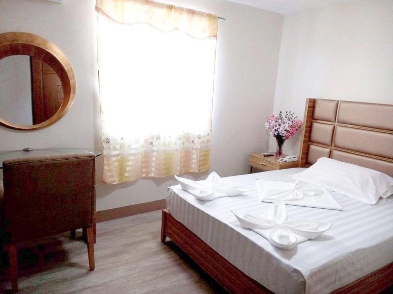 Meaco Hotel - Calbayog