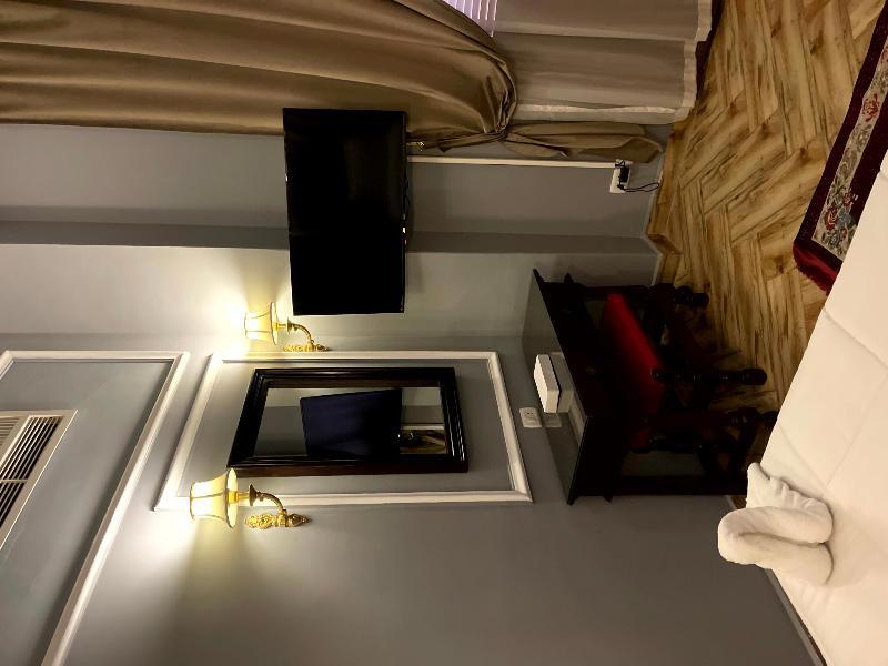 Cosmopolitan Hotel