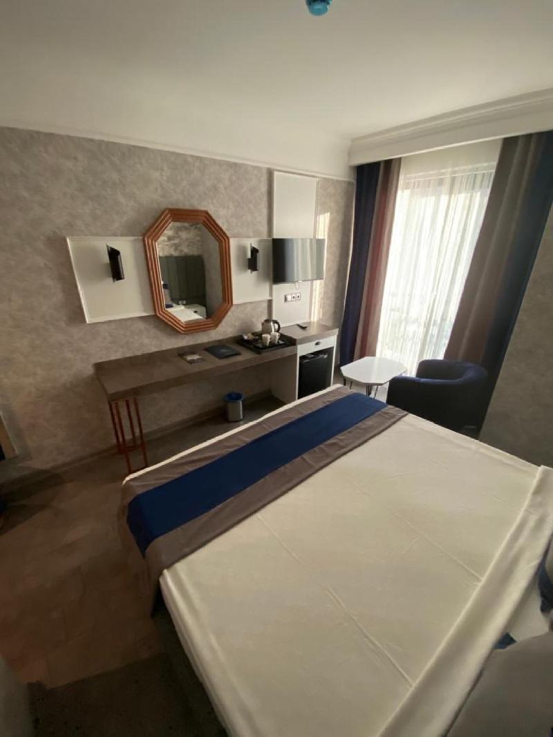 Nenessa Hotel