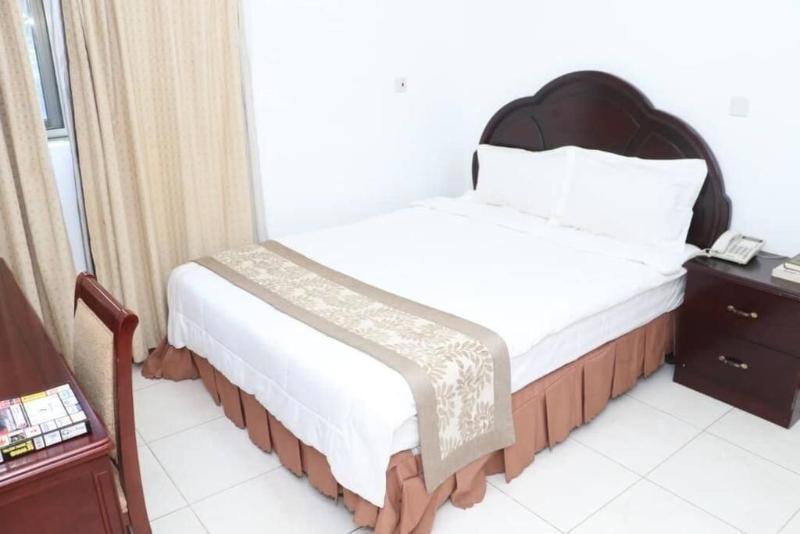 Luxury West Hotel