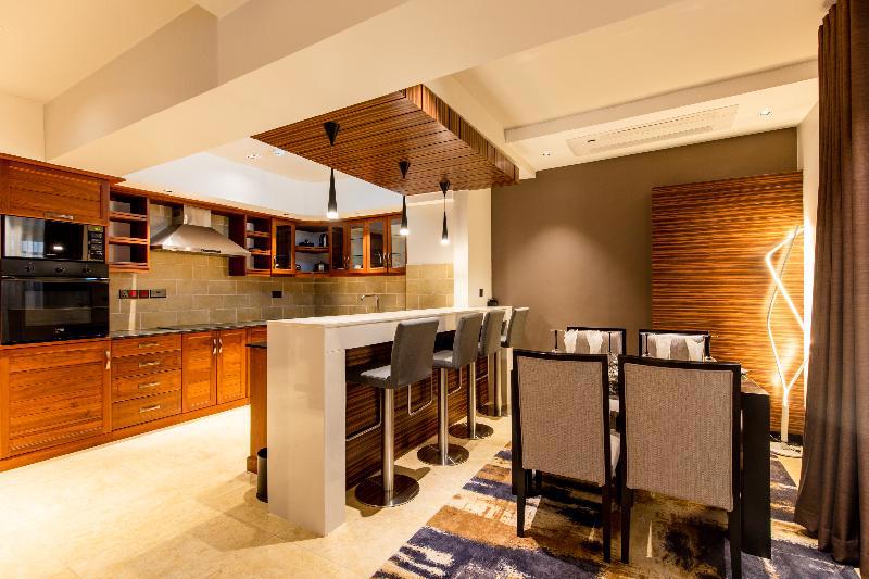 Blackwood Hotel And Apartments
