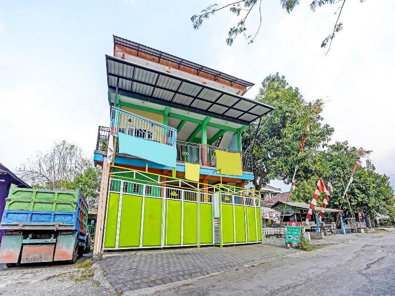 Oyo 91572 Kost Esklusif Barokah
