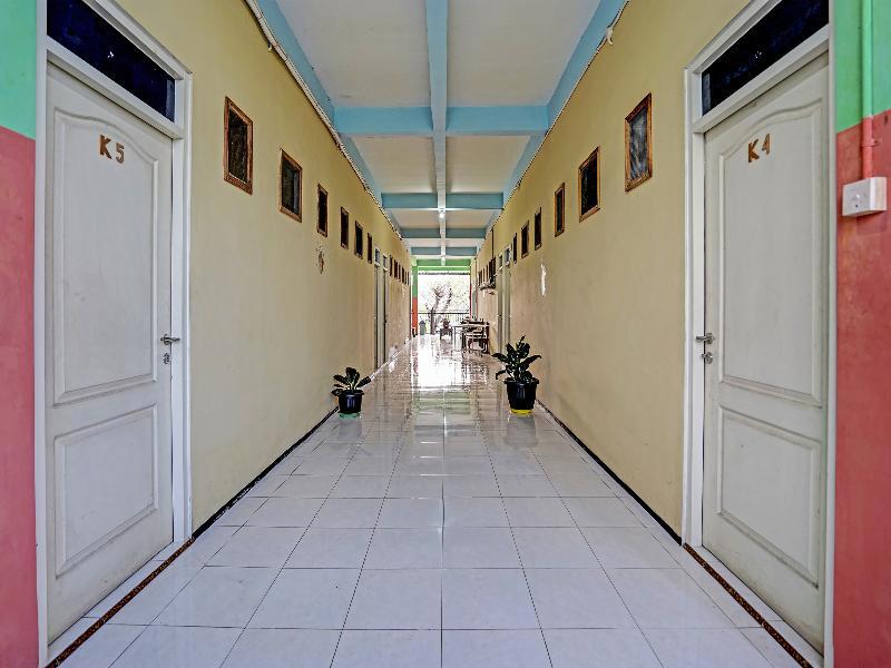 Oyo 91572 Kost Esklusif Barokah