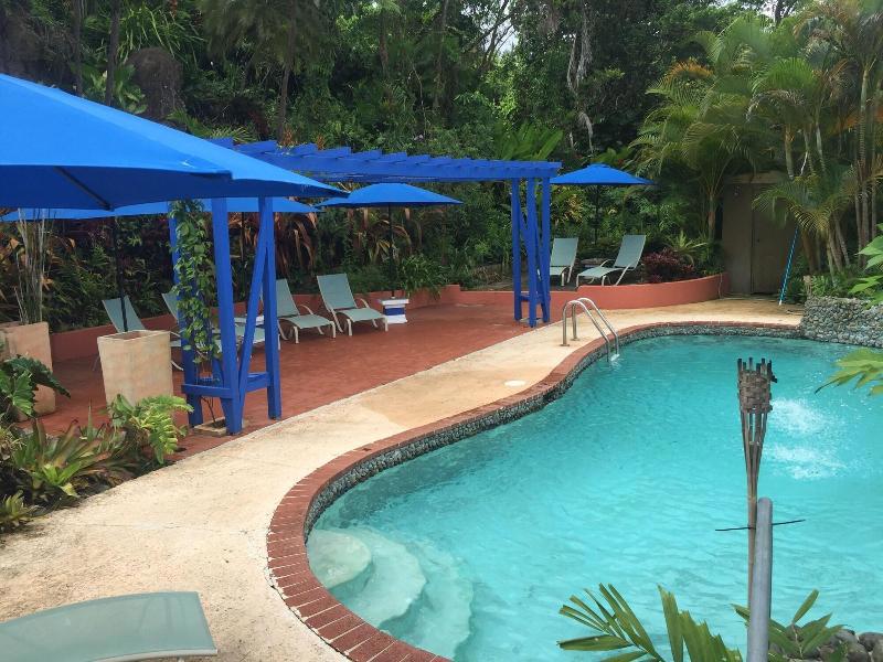 El Pequea O Hotel