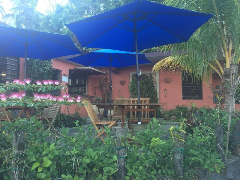El Pequea O Hotel