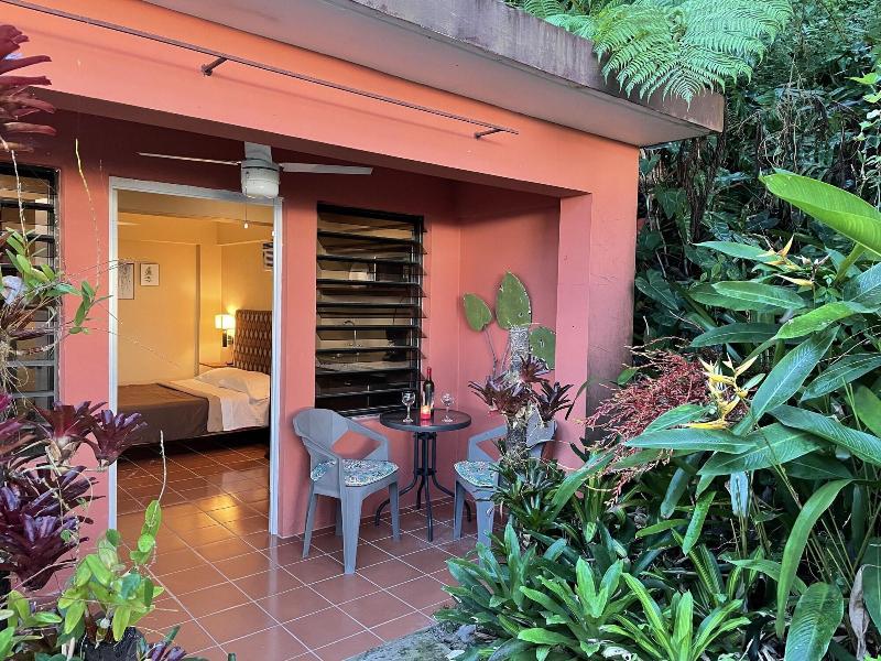 El Pequea O Hotel