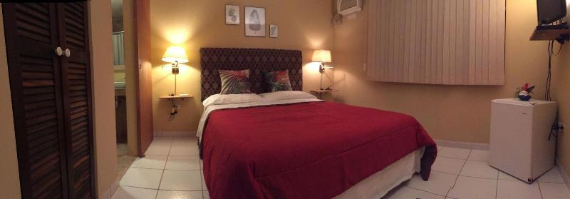 El Pequea O Hotel