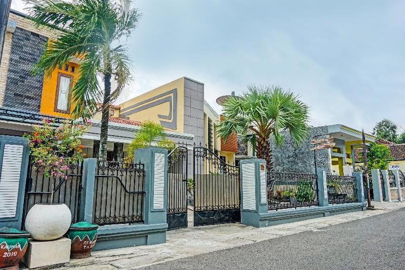 Oyo Life 91814 Griya Asoka Syariah