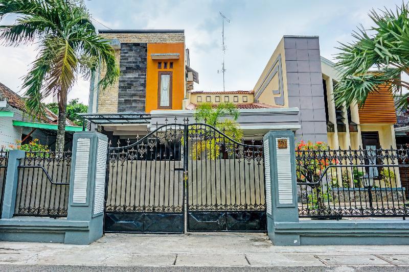 Oyo Life 91814 Griya Asoka Syariah