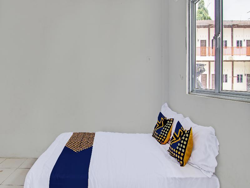 Spot On 91828 Homestay Dinda Syariah