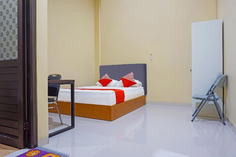 Oyo 91668 Homestay Anitha Syariah Makassar
