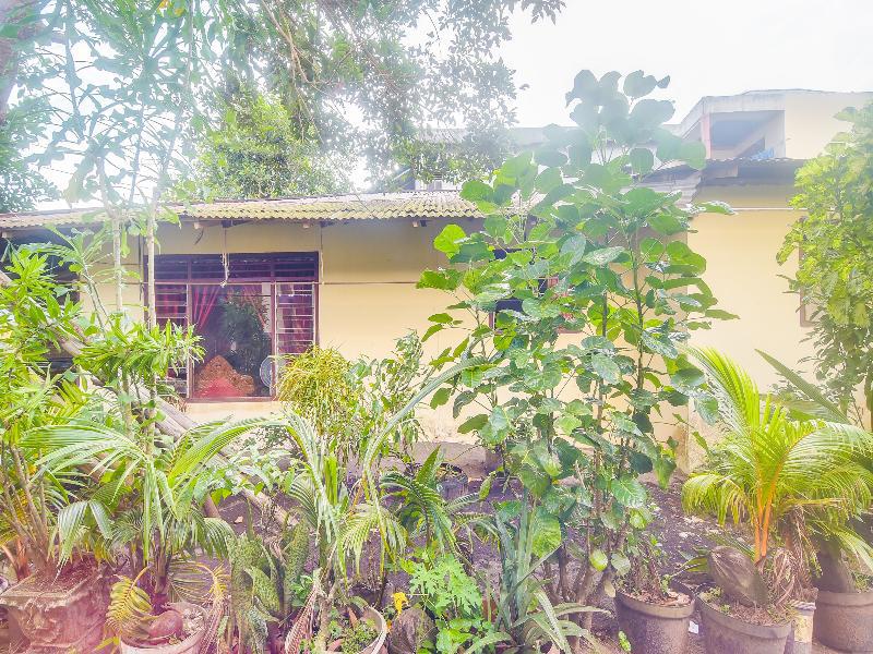 Oyo 91755 Priska Kost Dan Homestay