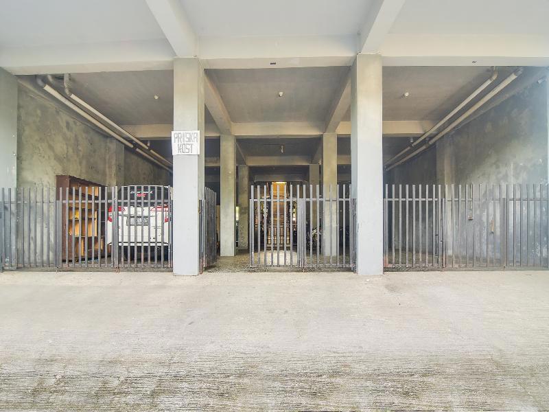 Oyo 91755 Priska Kost Dan Homestay